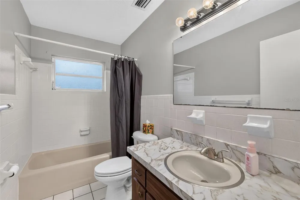 1305 ORANGE AVENUE Tavares, FL 32778