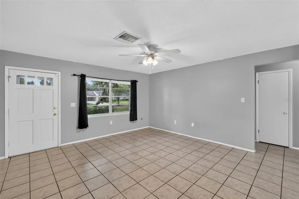 1305 ORANGE AVENUE Tavares, FL 32778