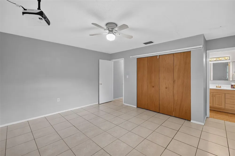 1305 ORANGE AVENUE Tavares, FL 32778