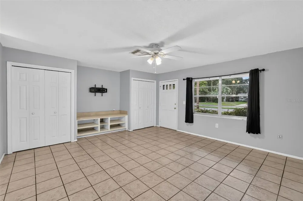 1305 ORANGE AVENUE Tavares, FL 32778