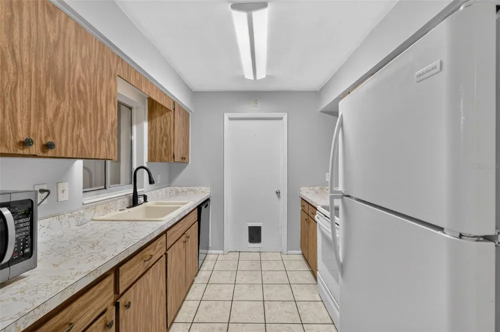 1305 ORANGE AVENUE Tavares, FL 32778