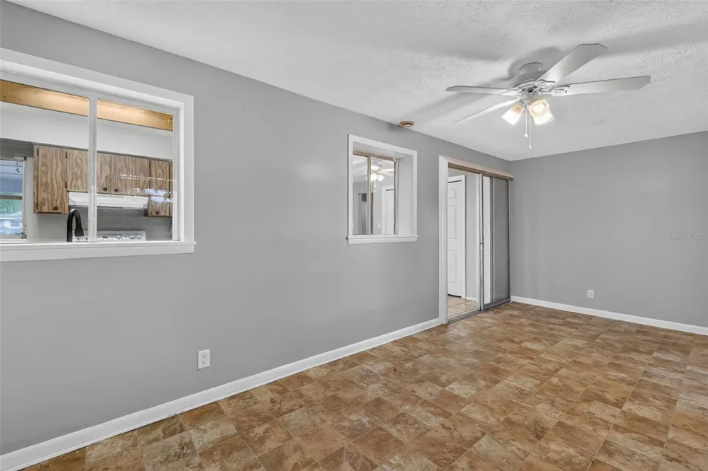 1305 ORANGE AVENUE Tavares, FL 32778