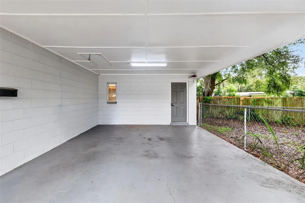 1305 ORANGE AVENUE Tavares, FL 32778