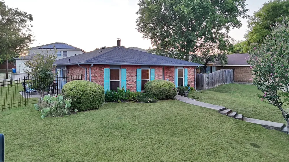 241 S Young Boulevard DeSoto, TX 75115