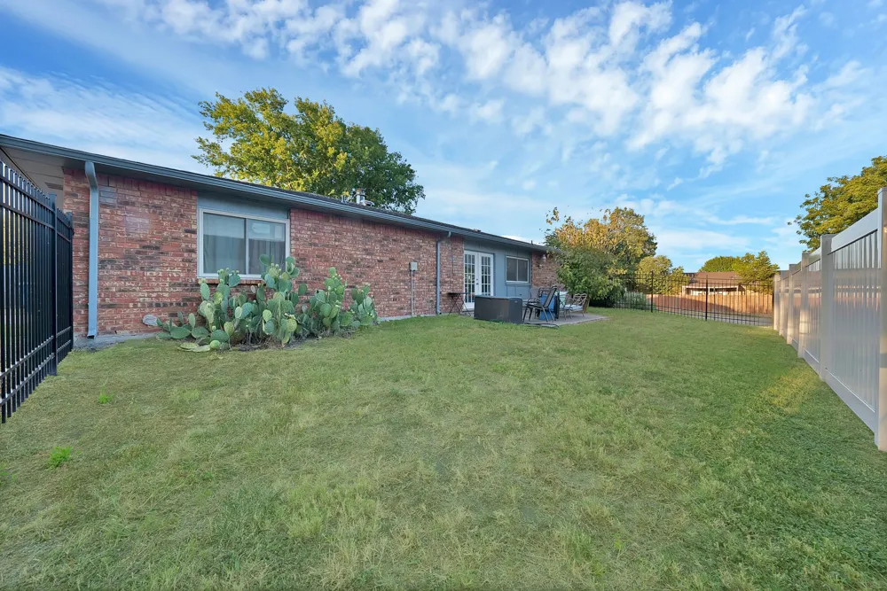 241 S Young Boulevard DeSoto, TX 75115