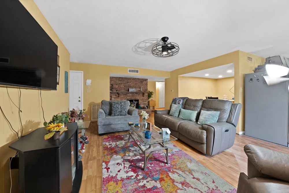 241 S Young Boulevard DeSoto, TX 75115