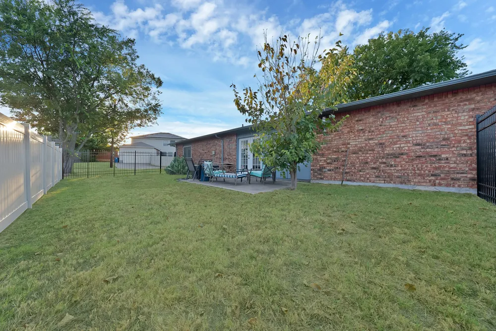 241 S Young Boulevard DeSoto, TX 75115
