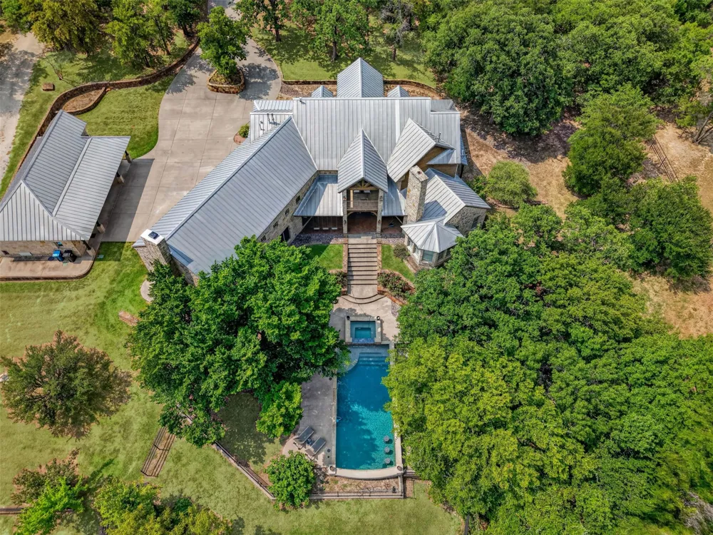 133 E Bozeman Lane Fort Worth, TX 76108