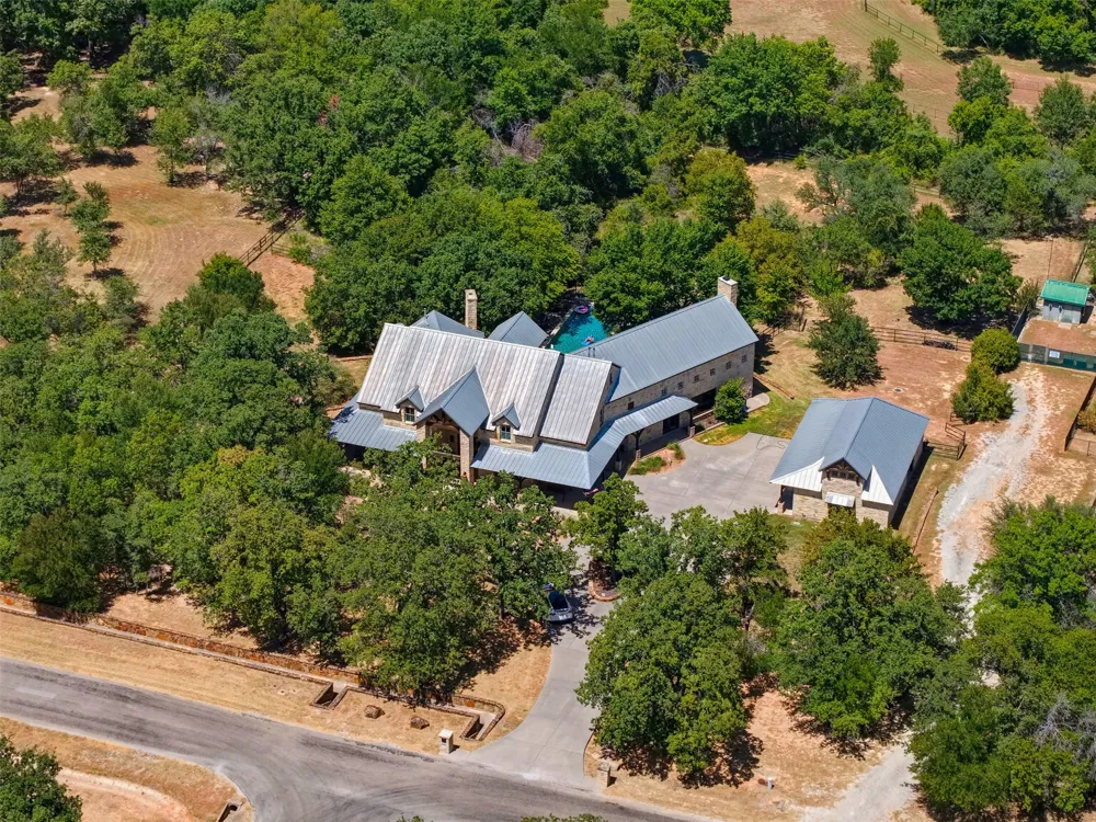 133 E Bozeman Lane Fort Worth, TX 76108