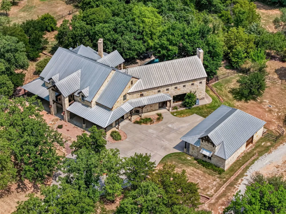133 E Bozeman Lane Fort Worth, TX 76108