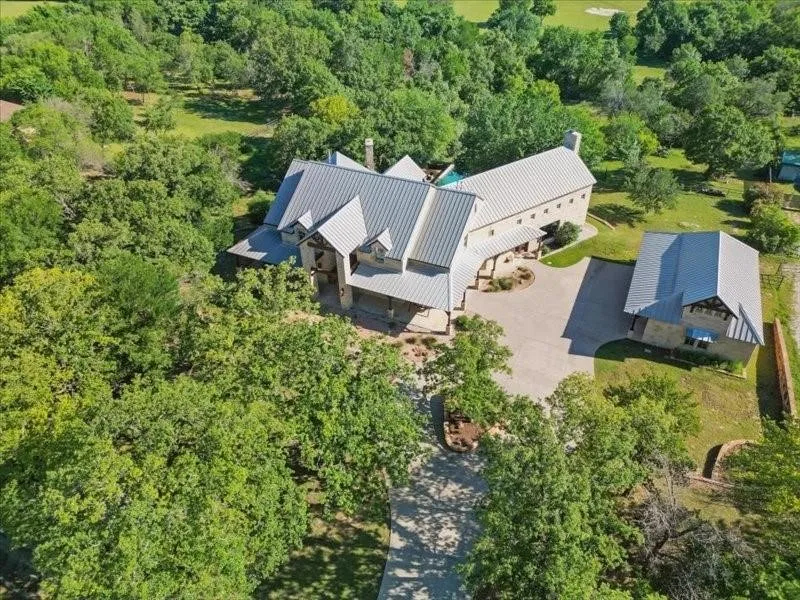 133 E Bozeman Lane Fort Worth, TX 76108