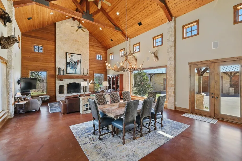 133 E Bozeman Lane Fort Worth, TX 76108