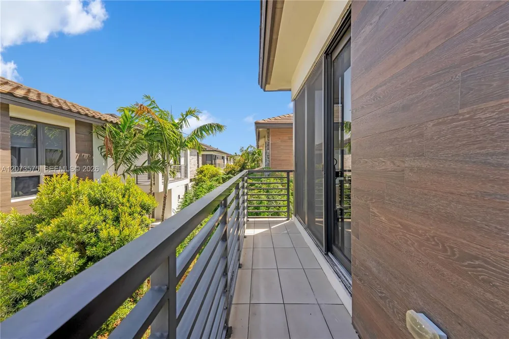 8267 NW 48th St Doral, FL 33166