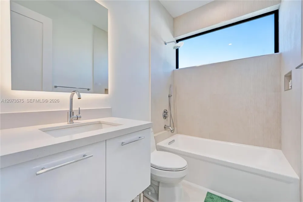 8267 NW 48th St Doral, FL 33166
