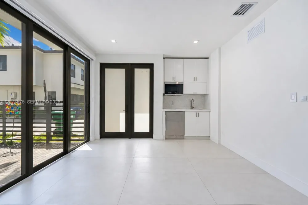 8267 NW 48th St Doral, FL 33166