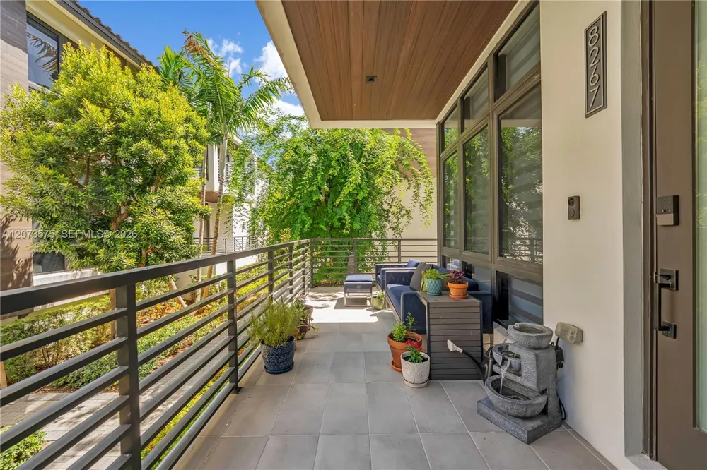 8267 NW 48th St Doral, FL 33166
