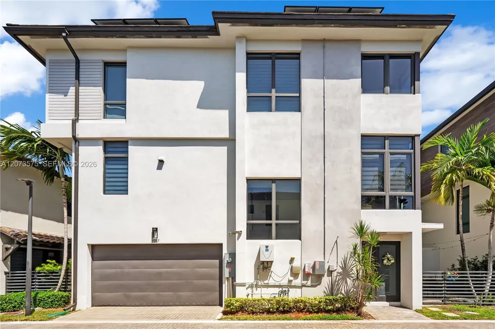 8267 NW 48th St Doral, FL 33166