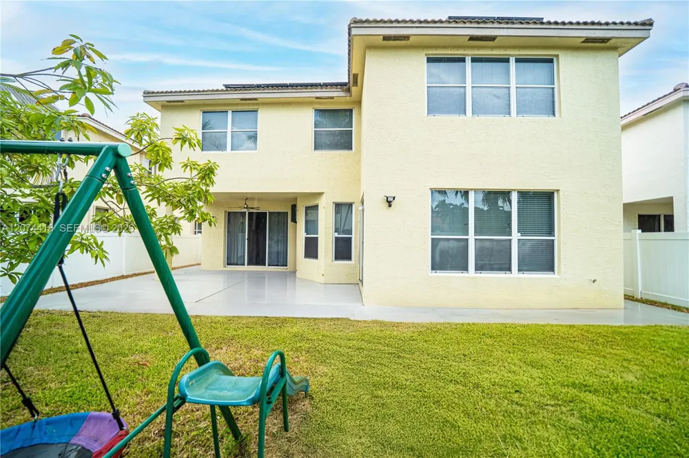 15792 SW 24th St Miramar, FL 33027