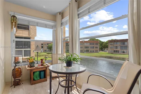 9340 Sunrise Lakes Blvd #209
