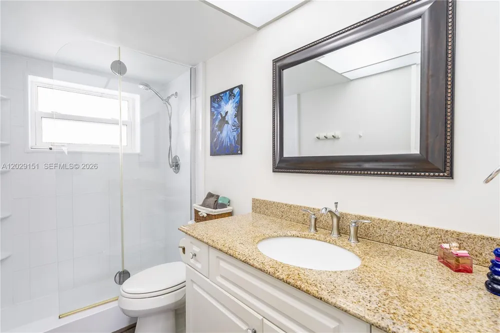 9340 Sunrise Lakes Blvd #209 Sunrise, FL 33322