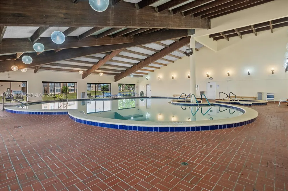 9340 Sunrise Lakes Blvd #209 Sunrise, FL 33322