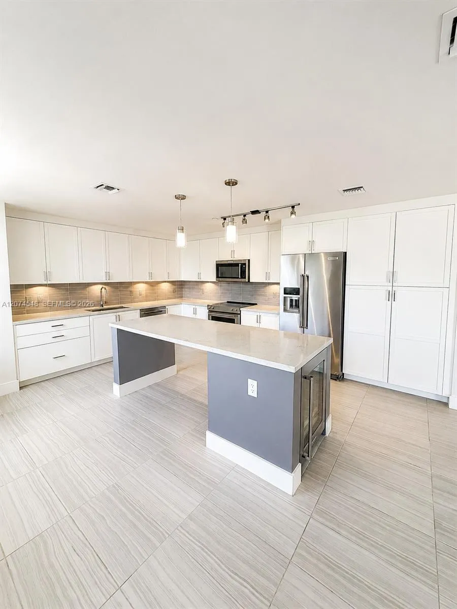 215 New River Dr E #310 Fort Lauderdale, FL 33301