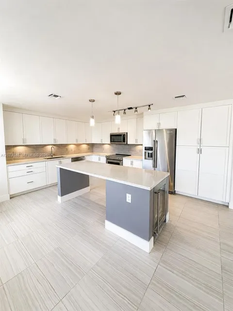 215 New River Dr E #310