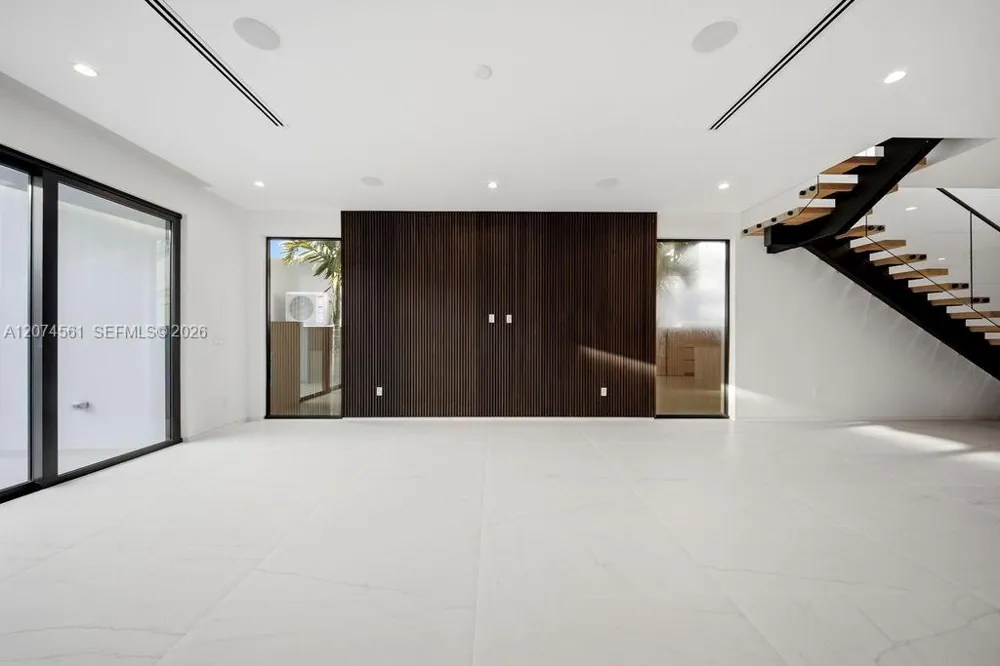 1334 NE 16 Ter Fort Lauderdale, FL 33304