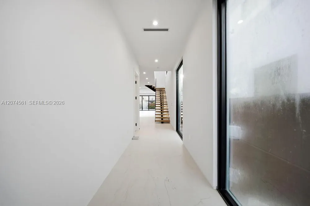 1334 NE 16 Ter Fort Lauderdale, FL 33304