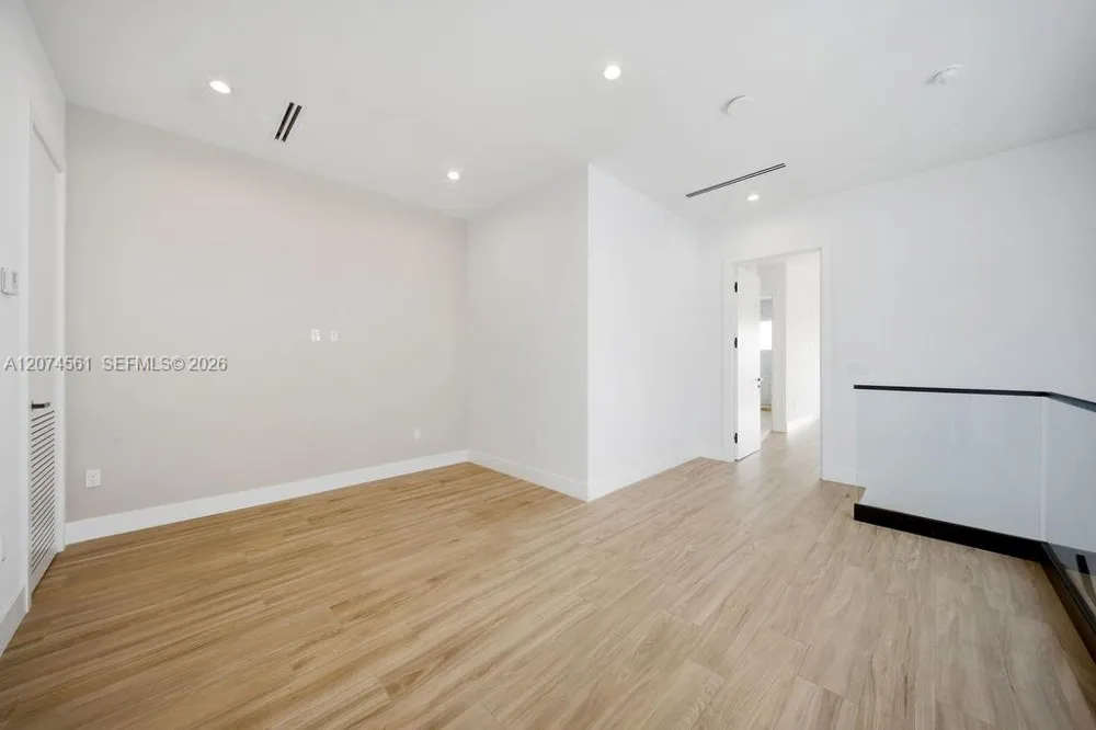 1334 NE 16 Ter Fort Lauderdale, FL 33304