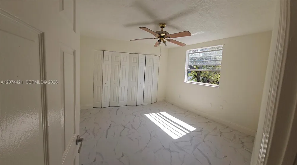 652 NW 3rd St #304 Miami, FL 33128