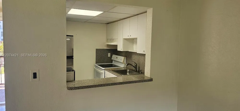 652 NW 3rd St #304 Miami, FL 33128
