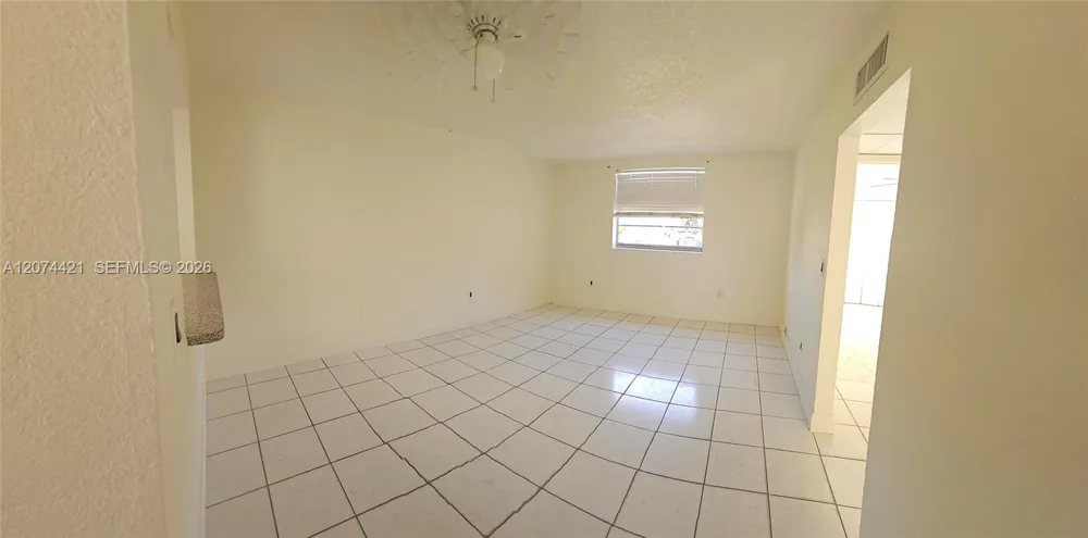 652 NW 3rd St #304 Miami, FL 33128