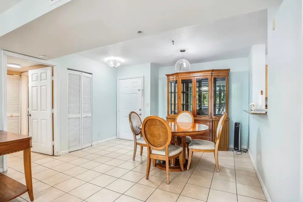 609 E SHERIDAN STREET #208 Dania Beach, FL 33004