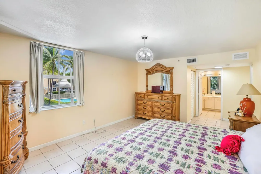 609 E SHERIDAN STREET #208 Dania Beach, FL 33004