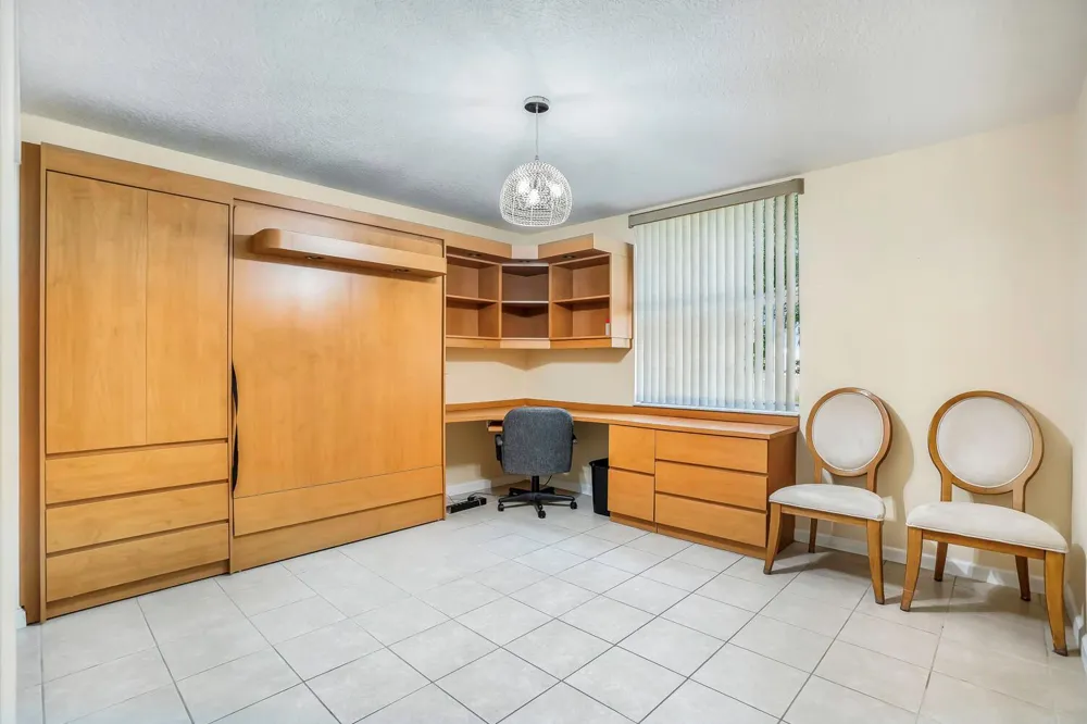 609 E SHERIDAN STREET #208 Dania Beach, FL 33004