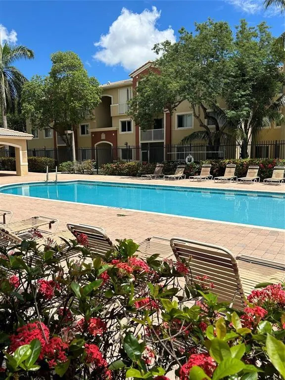 7085 NOVA DRIVE #113 Davie, FL 33317