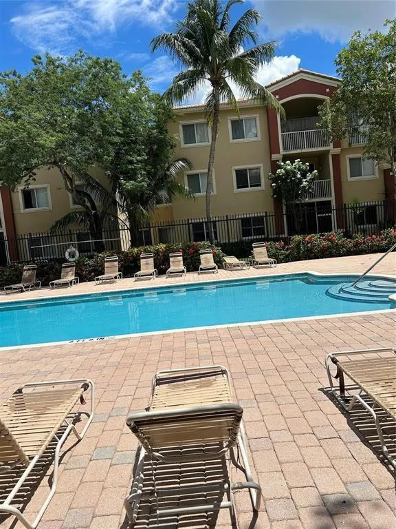 7085 NOVA DRIVE #113 Davie, FL 33317