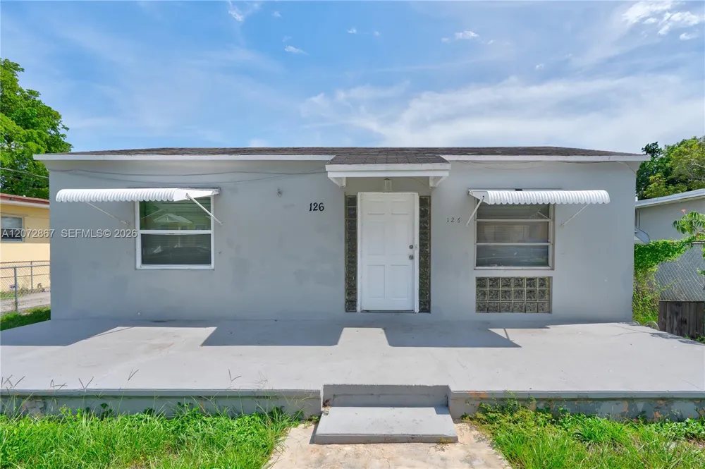 126 SE 4th St Hallandale Beach, FL 33009