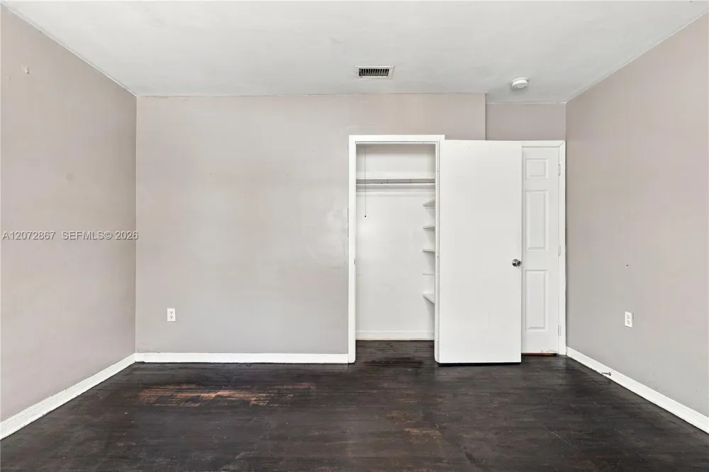 126 SE 4th St Hallandale Beach, FL 33009