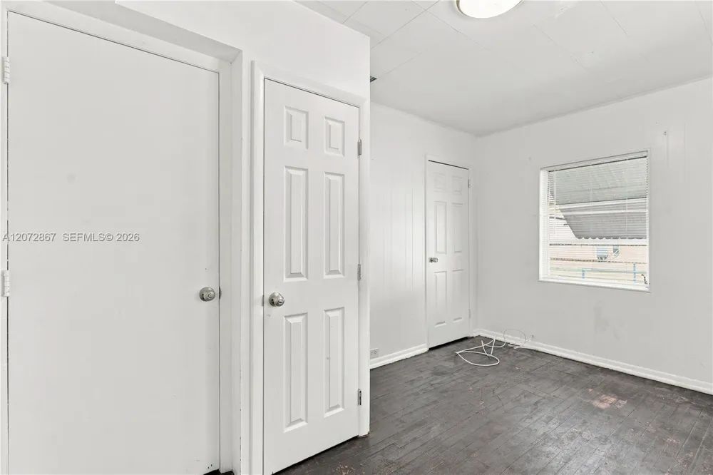 126 SE 4th St Hallandale Beach, FL 33009