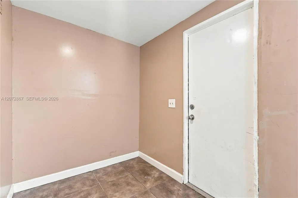 126 SE 4th St Hallandale Beach, FL 33009