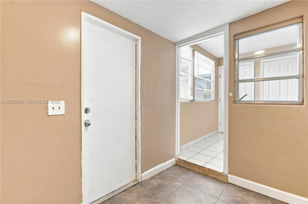 126 SE 4th St Hallandale Beach, FL 33009
