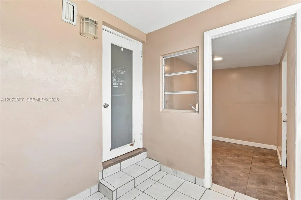 126 SE 4th St Hallandale Beach, FL 33009