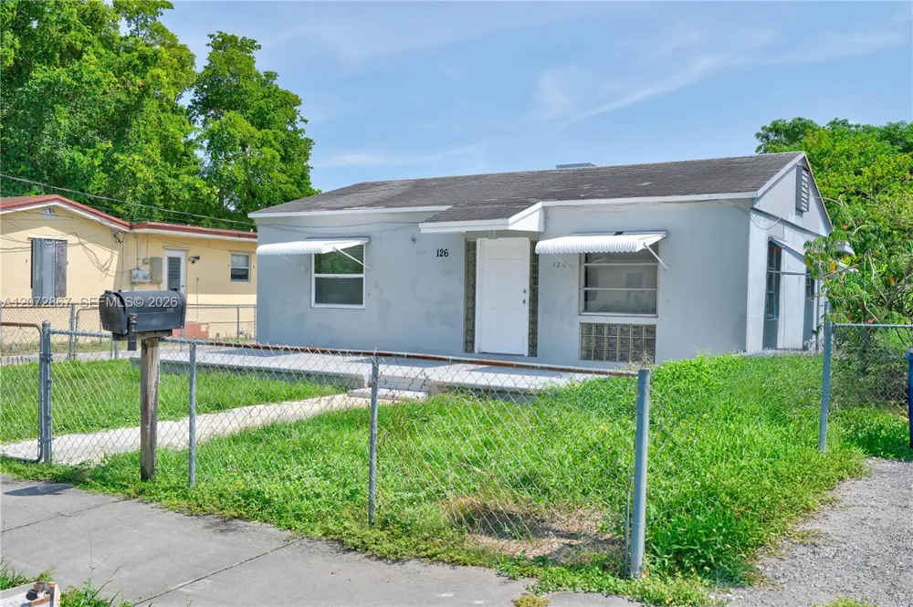 126 SE 4th St Hallandale Beach, FL 33009