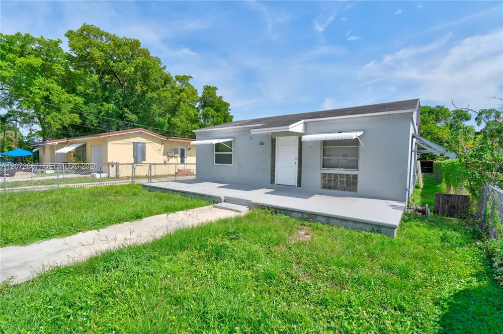126 SE 4th St Hallandale Beach, FL 33009