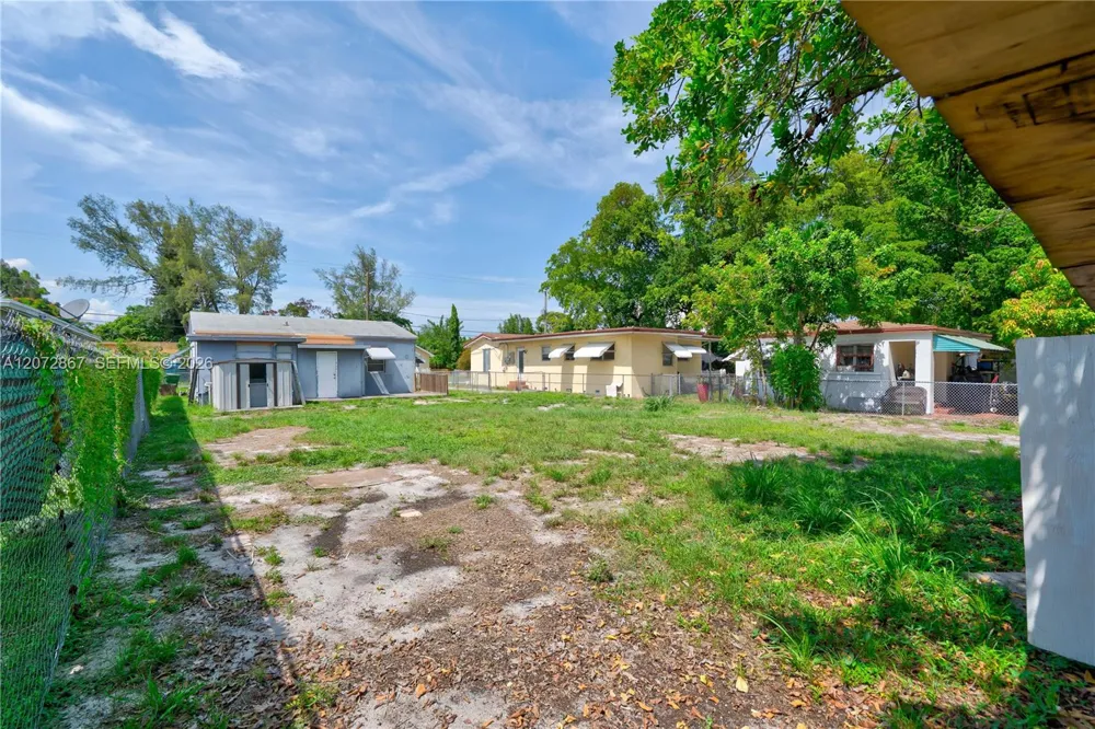 126 SE 4th St Hallandale Beach, FL 33009