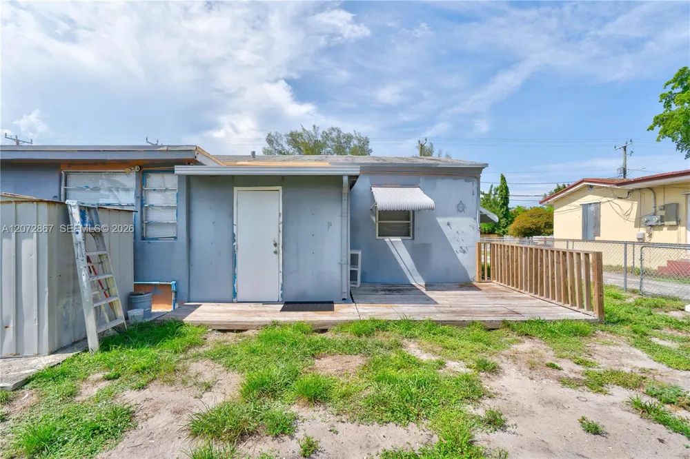 126 SE 4th St Hallandale Beach, FL 33009