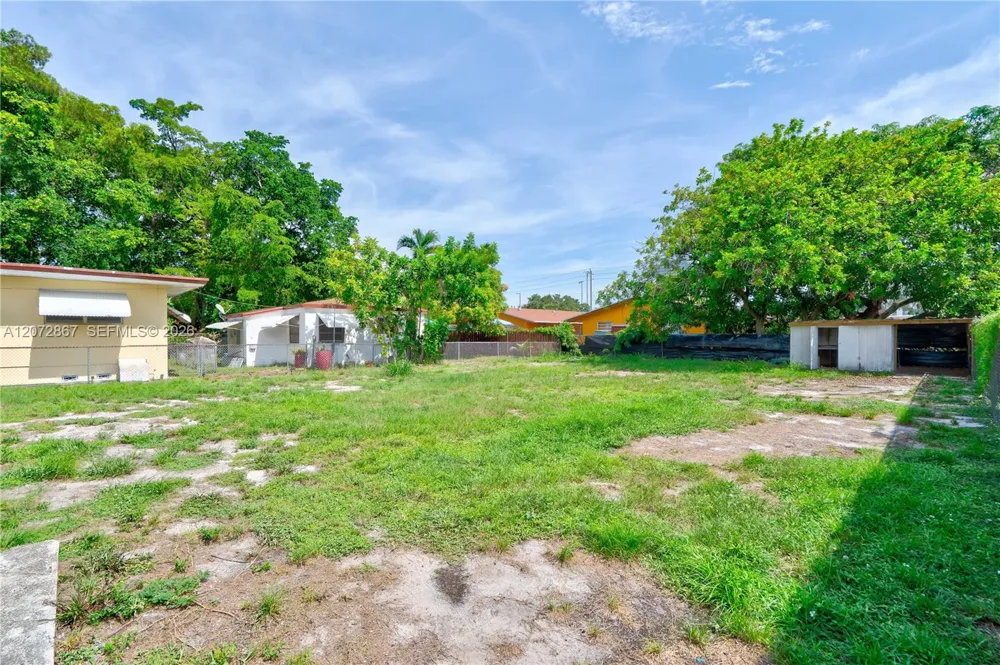 126 SE 4th St Hallandale Beach, FL 33009