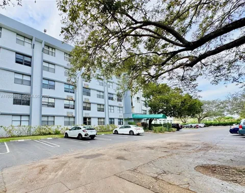 2501 Riverside Dr #207-A